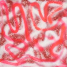 Różowe nieregularne linie na biało-czerwonym tle mające charakter graffiti.