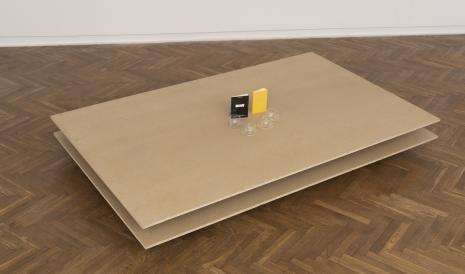  Liam Gillick, Prototype Ibuka! Coffee Table / Prototyp stołu kawiarnianego Ibuka