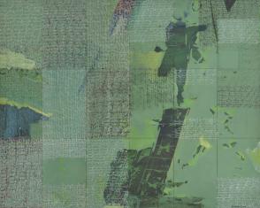 Kompozycja abstrakcyjna, pozioma. Powierzchnia obrazu podzielona jest na kwadratowe, zielone  pola, jak mapa. Przypominają las widziany z góry. Niektóre z obszarów zasłaniają plamy barwne, niebieska i ciemnozielone