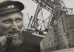 Fotomontaż z trzech fotografii, od lewej twarz mężczyzny (marynarza) w czapce, z brodą i fajką, dalej fragment nabrzeża z dźwigiem i statkiem, w prawym dolnym rogu modernistyczny budynek.