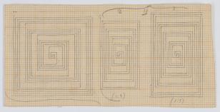Rysunek w pionie. Przedstawia geometryczną kompozycję wykreśloną linią ciągłą (ołówek) na papierze milimetrowym. Układ, od lewej złożony z kwadratu i dwóch prostokątów umieszczonych obok siebie, tworzących motyw spirali. Odcinki pionowe i poziome o zbliżo