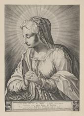 Matka Boska w popiersiu ze złożonymi modlitewnie rękoma