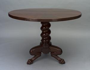 Stół okrągły z nogami w formie łap