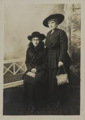 Portret dwóch kobiet