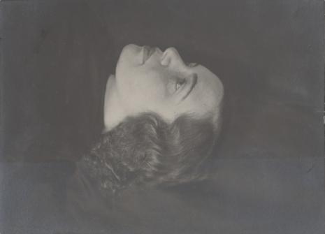  Aleksander Krzywobłocki, Portret kobiety - 1936