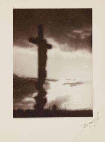  Julian Mioduszewski, Krzyż w chmurach