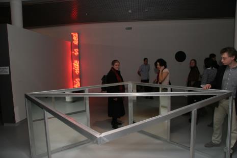 W środku Gabriela Niedzielska (Galeria 86 w Łodzi)