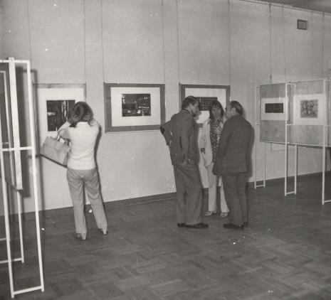 Od lewej Helmut R. Leppien (Prezes Międzynarodowego Komitetu Muzeów i Zbiorów Sztuki Nowoczesnej - ICOM, Dyrektor TPSP w Hannowerze), K. Selung i T. Grochowiak