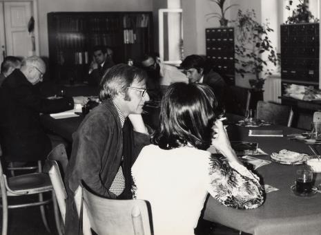 Konferencja prasowa, na pierwszym planie François Morellet z żoną