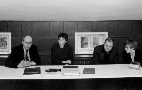 Konferencja prasowa, od lewej dyr. Jaromir Jedliński (ms), Zenobia Karnicka (Dział Sztuki Nowoczesnej), Royden Rabinowitch, tłumaczka