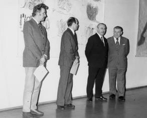 Od lewej Mieczysław Pracuta (konserwator miejski), dyr. Bernard Kepler (BWA w Łodzi), Ryszard Brudzyński (wicedyrektor ms), płk. Marian Gwizdka (TPSP w Łodzi)