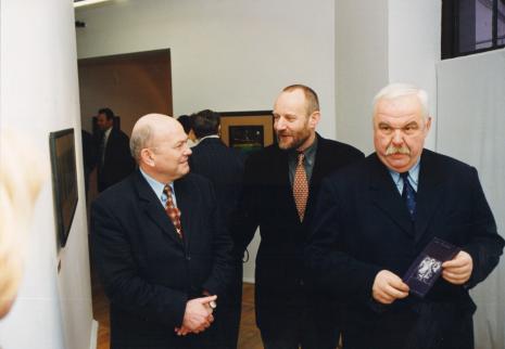 Od lewej x, dyr. Mirosław Borusiewicz (ms), Marian Łabędzki (wiceprzewodniczący Zarządu województwa łódzkiego)