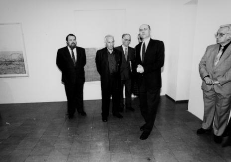 Od lewej od lewej Miron  Gordon (ambasador Izraela w Polsce), Moshe Kupferman, Yona Fischer (kurator, Tel Aviv Museum of Art), dyr. Jaromir Jedliński (ms)