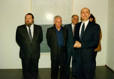 Od lewej Miron  Gordon (ambasador Izraela w Polsce), Moshe Kupferman, Yona Fischer (kurator, Tel Aviv Museum of Art), dyr. Jaromir Jedliński (ms)
