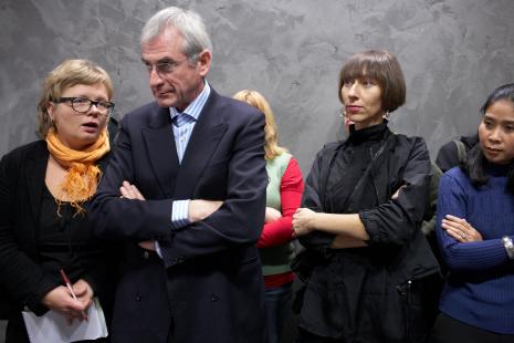 Od lewej tłumaczka, Gilles Carasso (radca ds. współpracy kulturalnej ambasady Francji w Polsce), Małgorzata Ludwisiak (wicedyrektor ms)
