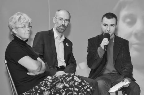 Od lewej Danuta Kuroń, Paweł Jochym (twórca polskiej Wikipedii), Leszek Karczewski (kier. Działu Edukacji)