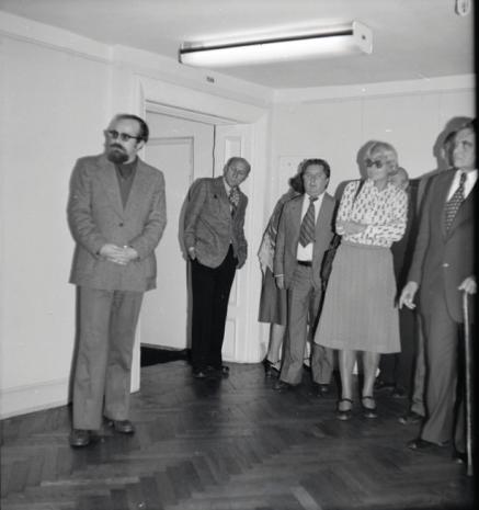 Od lewej Wojciech Ekiert (wicedyrektor Wydziału Kultury i Sztuki Rady Narodowej m. Łodzi), x, x, x, x, Wasilij Fedorowicz Kucharski (wiceminister kultury Związku Radzieckiego)