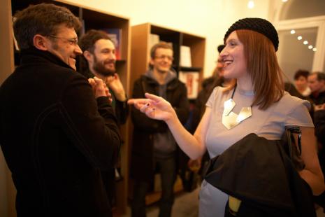 Od lewej dyr. Jarosław Suchan (ms), x oraz artyści Oskar Dawicki i Monika Chojnicka
