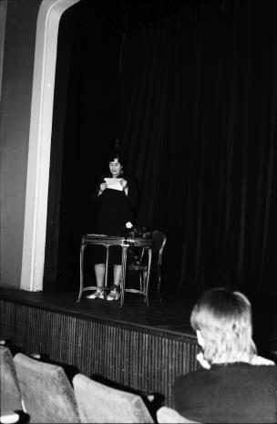 Spotkanie w Teatrze Nowym w Łodzi, Janina Ojrzyńska (Dział Naukowo - Oświatowy)