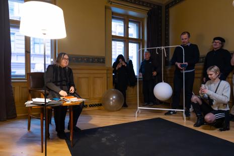 „Sposoby widzenia. Kolekcja Muzeum Sztuki w Łodzi” – performans Ewy Zarzyckiej