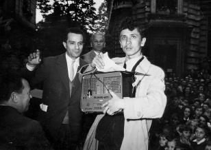 od lewej: Henryk Abbe, zwycięzca konkursu, Marian Jeżewski