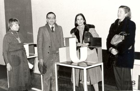 W Sali Neoplastycznej: Janina Ładnowska (Dział Sztuki Nowoczesnej), dyr. Ryszard Stanisławski (ms), Lea Vergine, Elisabette Fermani