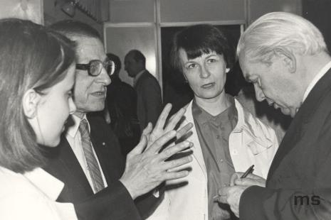Od lewej Olga Stanisławska, dyr. Ryszard Stanisławski (ms), Urszula Czartoryska (Dział Fotografii i Technik Wizualnych), Edmund Osmańczyk
