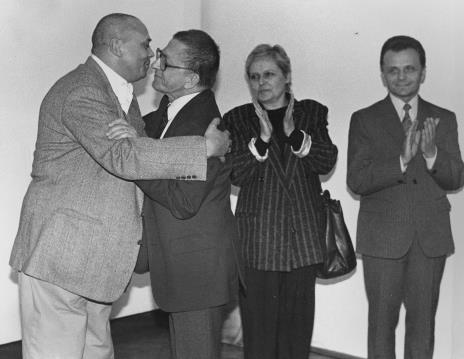 Od lewej Günther Uecker, dyr. Ryszard Stanisławski (ms), Grażyna Wasilewska (kierownik Wydziału Kultury i Sztuki RN M. Łodzi), Janusz Urbaniak (Prezydent M. Łodzi)