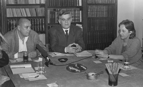 Od lewej Günther Uecker, dr Jacek Ojrzyński (DDN), tłumaczka