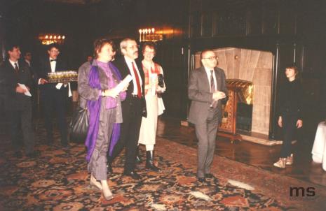 Z lewej Grzegorz Palka (prezydent Łodzi), na pierwszym planie Izabela Cywińska (Minister Kultury i Sztuki), Waldemar Bohdanowicz (Wojewoda Łódzki) z żoną, dyr. Ryszard Stanisławski (ms)