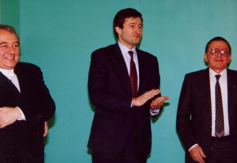 Od lewej Daniel Buren, attache kulturalny ambasady Francji w Polsce, dyr. Ryszard Stanisławski (ms)