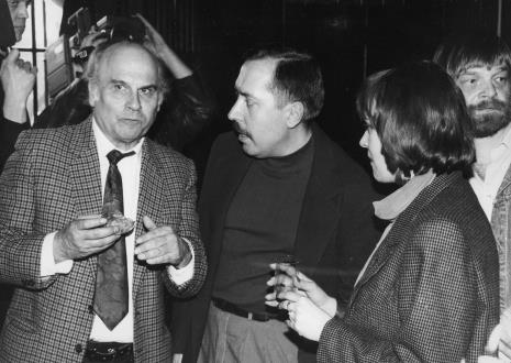 Od lewej Ryszard Kapuściński, Czesław Czapliński, Elżbieta Hibner (wieceprezydent Łodzi), Marek Miller (Bestseller)