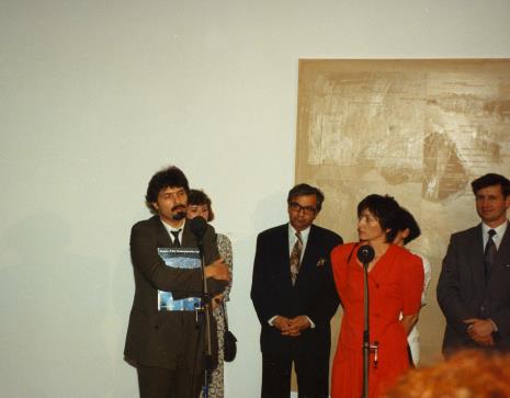 Od lewej przy mikrofonie Thierry Raspail (Musée d’Art Contemporain, Lyon), Vahne Muradian (wicemer Lyonu), tłumaczka, prezydent Łodzi Grzegorz Palka