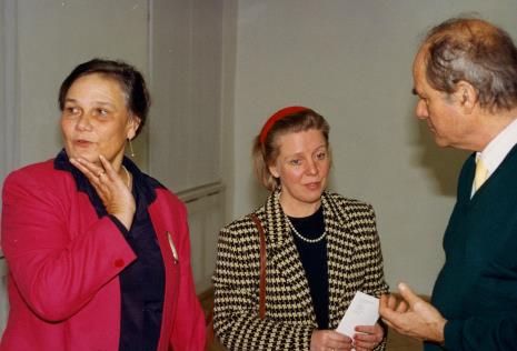 Od lewej pani Visser, żona ambasadora Holandii, Carel Visser