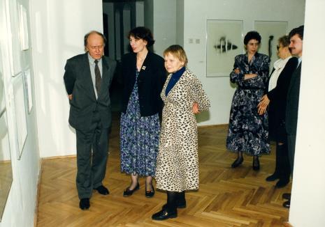 Od lewej Stanislav Kolíbal, Anna Saciuk (Dział Sztuki Nowoczesnej), Janina Ładnowska (Dział Sztuki Nowoczesnej), Katarzyna Pawłowska-Horna (Dział Realizacji Wystaw i Wydawnictw), pierwszy z prawej Cezary Pawlak (Dział Naukowo - Oświatowy