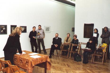 Od lewej Tatiana Wojda (właścicielka Galerii Ars Nova w Łodzi), reporter Radia ESKA w Łodzi, reporter radia RMF FM, dyr. Mirosław Borusiewicz (ms), Lucyna Hoszowska (Dział Promocji)