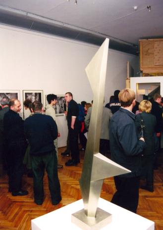 Dwie równoległe, odbywające się w tym samym czasie wystawy nawiązujące do osoby niemieckiego artysty Kurta Schwittersa.