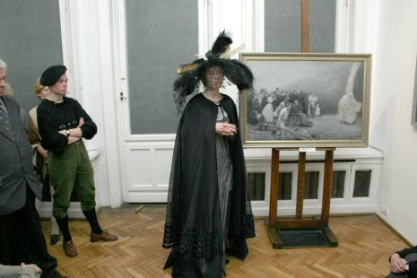 Marta Wlazeł (Dział Edukacji), z lewej w stroju malarza Anna Krysztowiak (Filharmonia Łódzka)