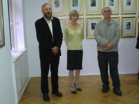 Od lewej dyr. Mirosław Borusiewicz (ms), Marta Wlazeł (kuratorka wystawy, Dział Edukacji), Jacek Ojrzyński (wicedyrektor ms)