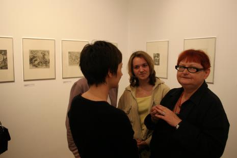 Andżelika Bauer i Barbara Włodarczyk (Dział Realizacji Wystaw i Wydawnictw), Marta Ertman (Dział Sztuki Polskiej)