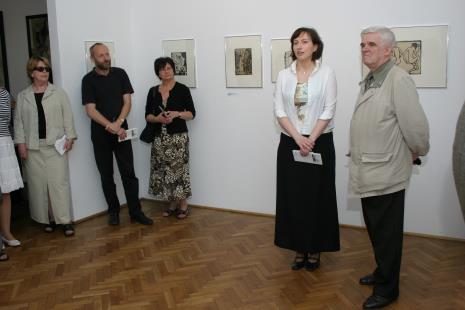 Od lewej Lucyna Hoszowska (Dział Promocji), dyr. Mirosław Borusiewicz (ms), x, kuratorka wystawy Paulina Kurc-Maj (Dział Sztuki Nowoczesnej), Jacek Ojrzyński (wicedyrektor ms)