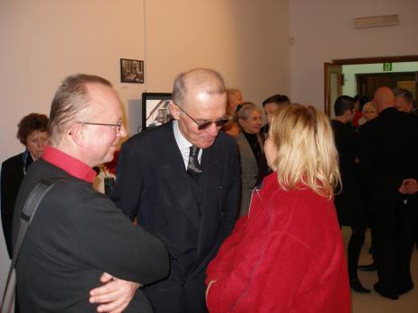 Od lewej Jerzy Grzegorski (Galeria Wschodnia w Łodzi), Warren Niesluchowski (kurator), Maria Morzuch (Dział Sztuki Nowoczesnej)