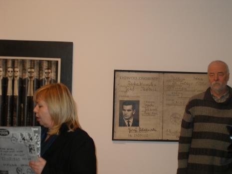 Kuratorka wystawy Maria Morzuch (Dział Sztuki Nowoczesnej) i Wojciech Bruszewski