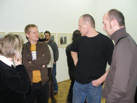 Od lewej kuratorka wystawy Ewa Gałązka (Dział Fotografii), Ireneusz Zjeżdżałka, Wojciech Wilczyk, x, (fot. M.Ch.)